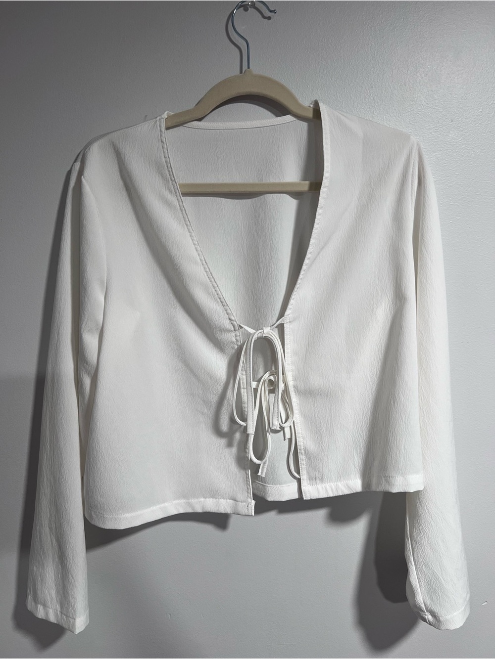 Women’s White Tie-Front Long Sleeve Top